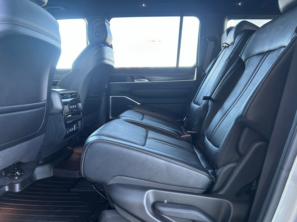 2023 Jeep Wagoneer L Series III