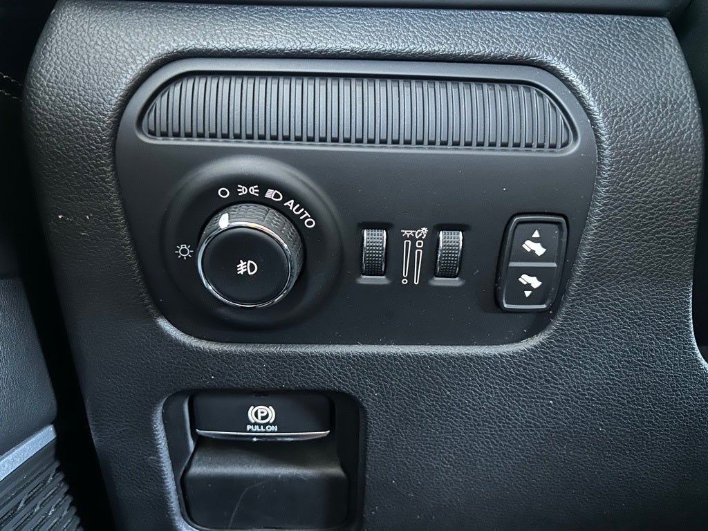 2023 Jeep Wagoneer L Series III