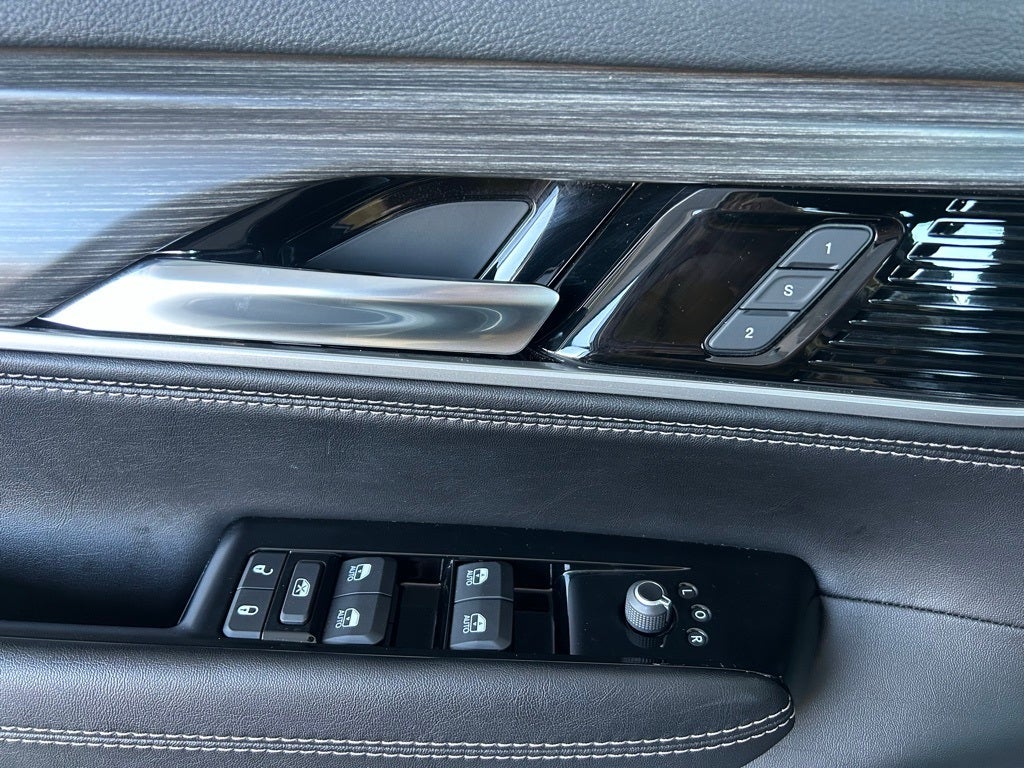 2023 Jeep Wagoneer L Series III