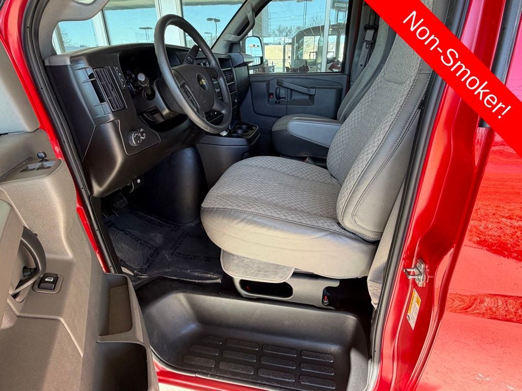 2024 Chevrolet Express Passenger LT Passenger