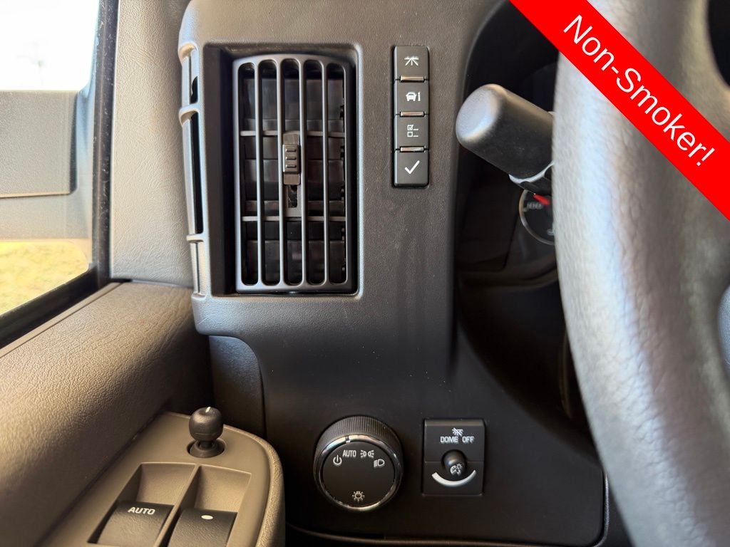 2024 Chevrolet Express Passenger LT Passenger