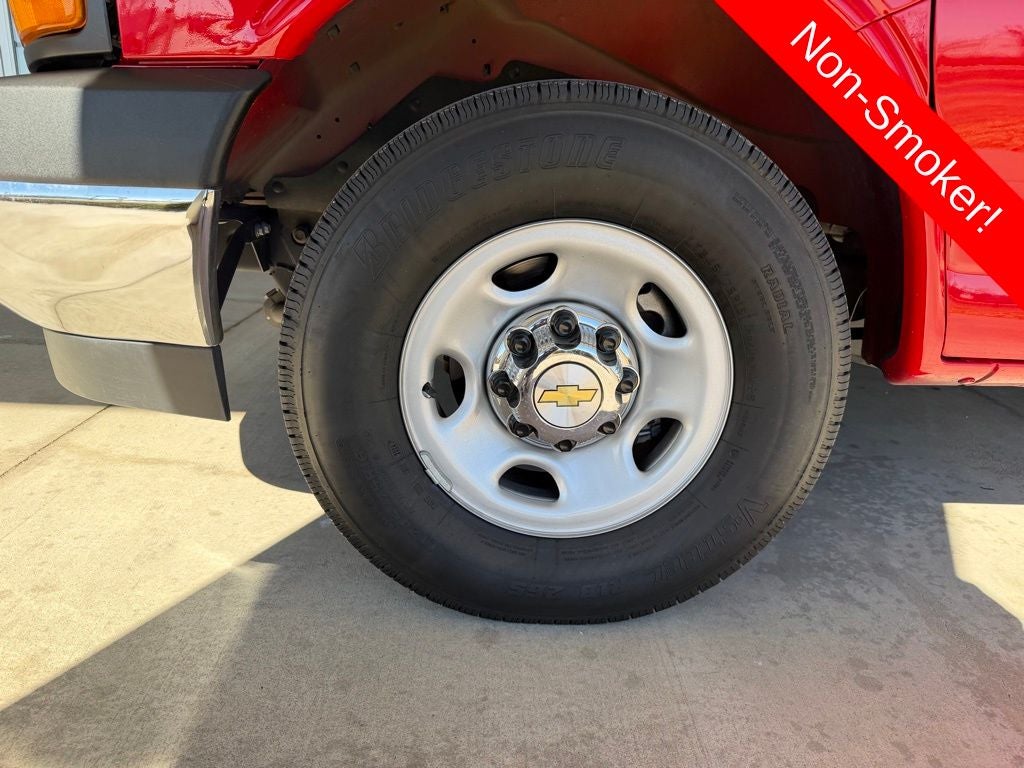 2024 Chevrolet Express Passenger LT Passenger