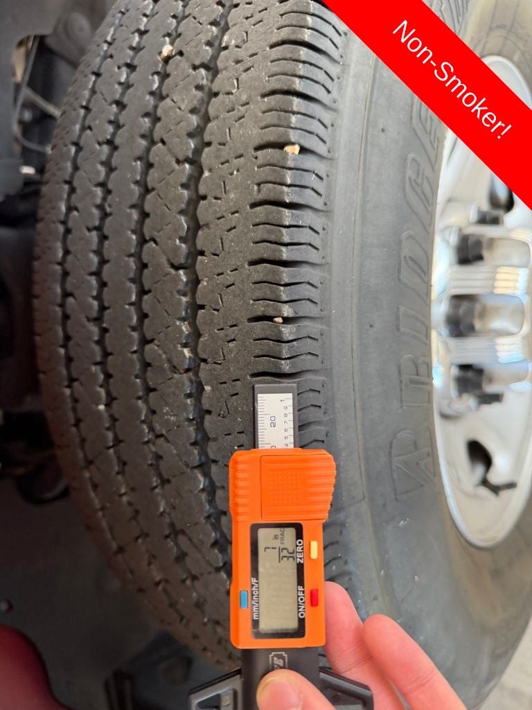 2024 Chevrolet Express Passenger LT Passenger