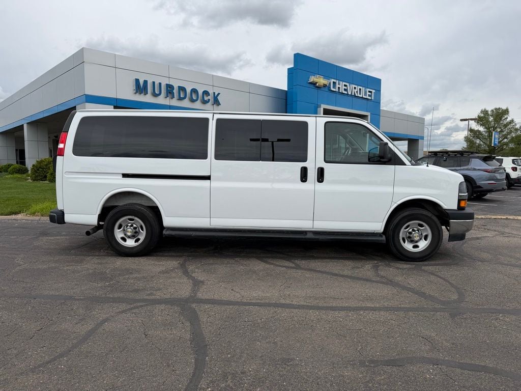 2025 Chevrolet Express Passenger LT Passenger