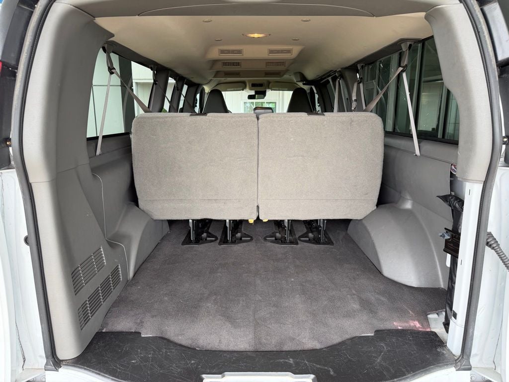2025 Chevrolet Express Passenger LT Passenger