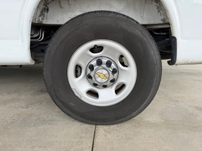 2025 Chevrolet Express Passenger LT Passenger