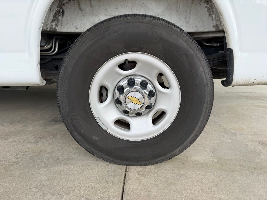 2025 Chevrolet Express Passenger LT Passenger