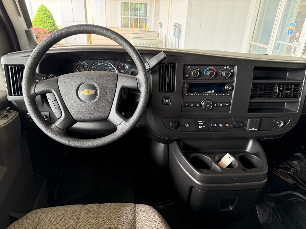 2025 Chevrolet Express Passenger LT Passenger