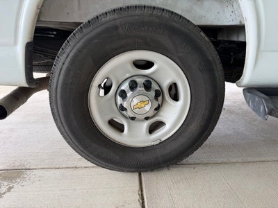 2025 Chevrolet Express Passenger LT Passenger