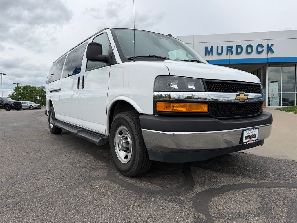 2025 Chevrolet Express Passenger LT Passenger