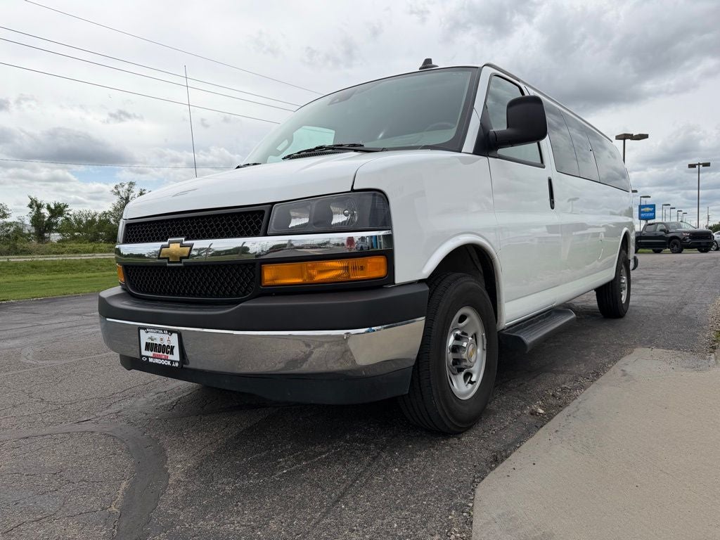 2025 Chevrolet Express Passenger LT Passenger