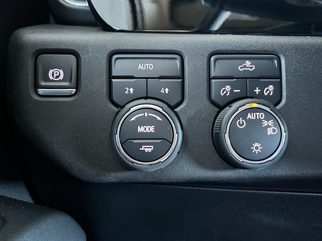 2025 Chevrolet Silverado 1500 LT LT1