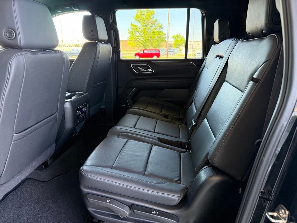2024 Chevrolet Suburban LT