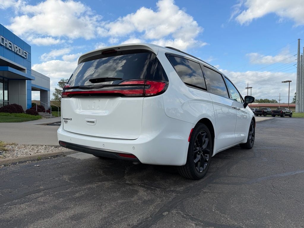 2025 Chrysler Pacifica Limited