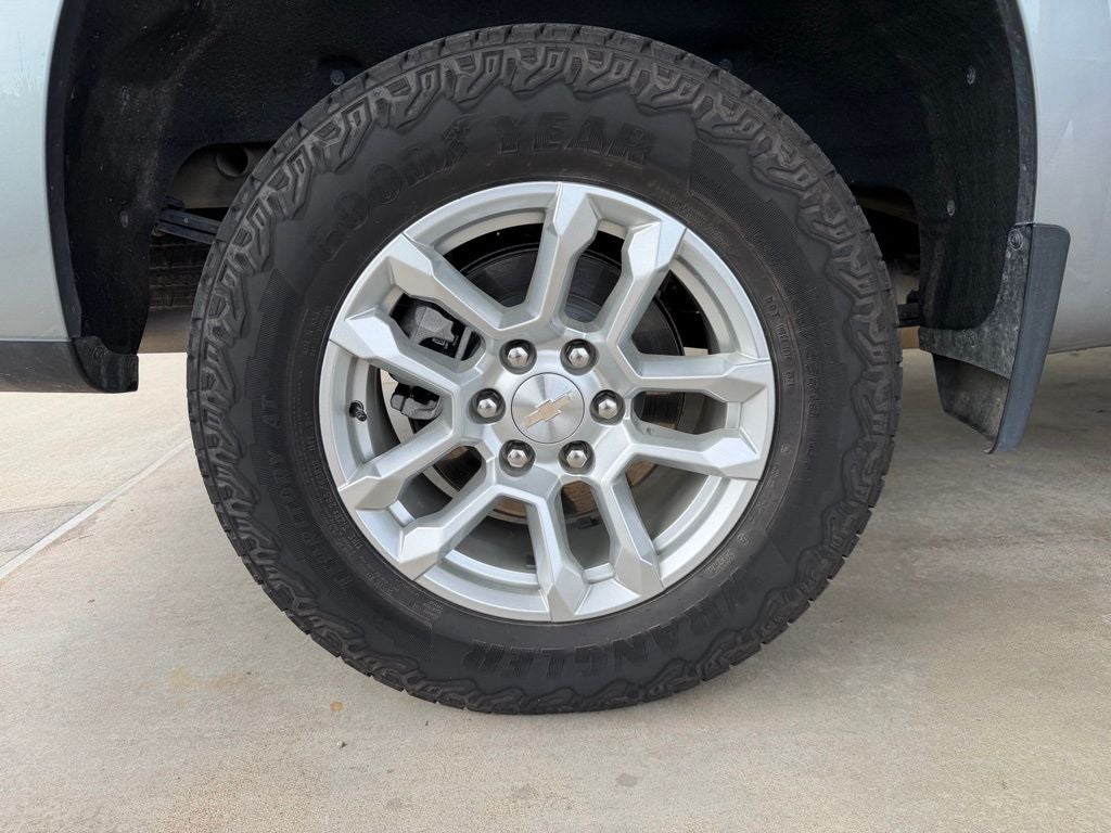 2024 Chevrolet Silverado 1500 LT LT1