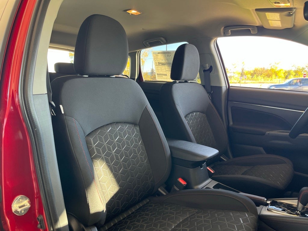 2025 Mitsubishi Outlander Sport Base