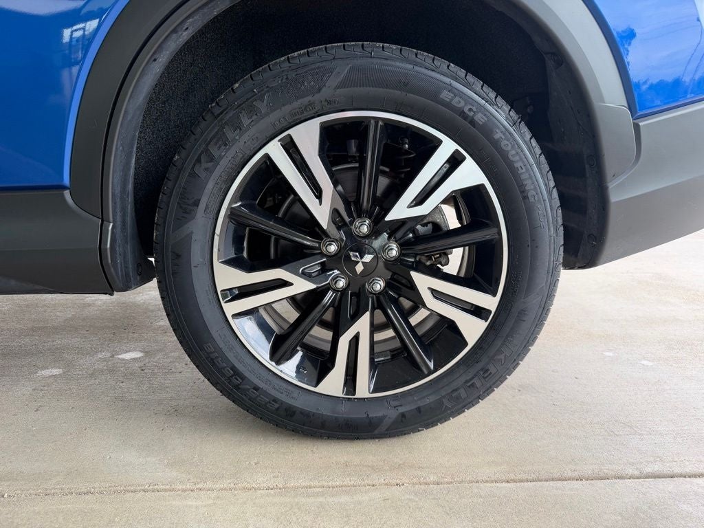 2025 Mitsubishi Eclipse Cross Base