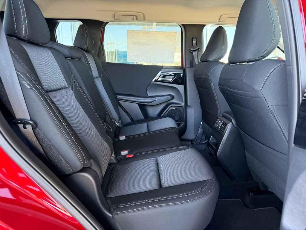 2026 Mitsubishi Outlander ES