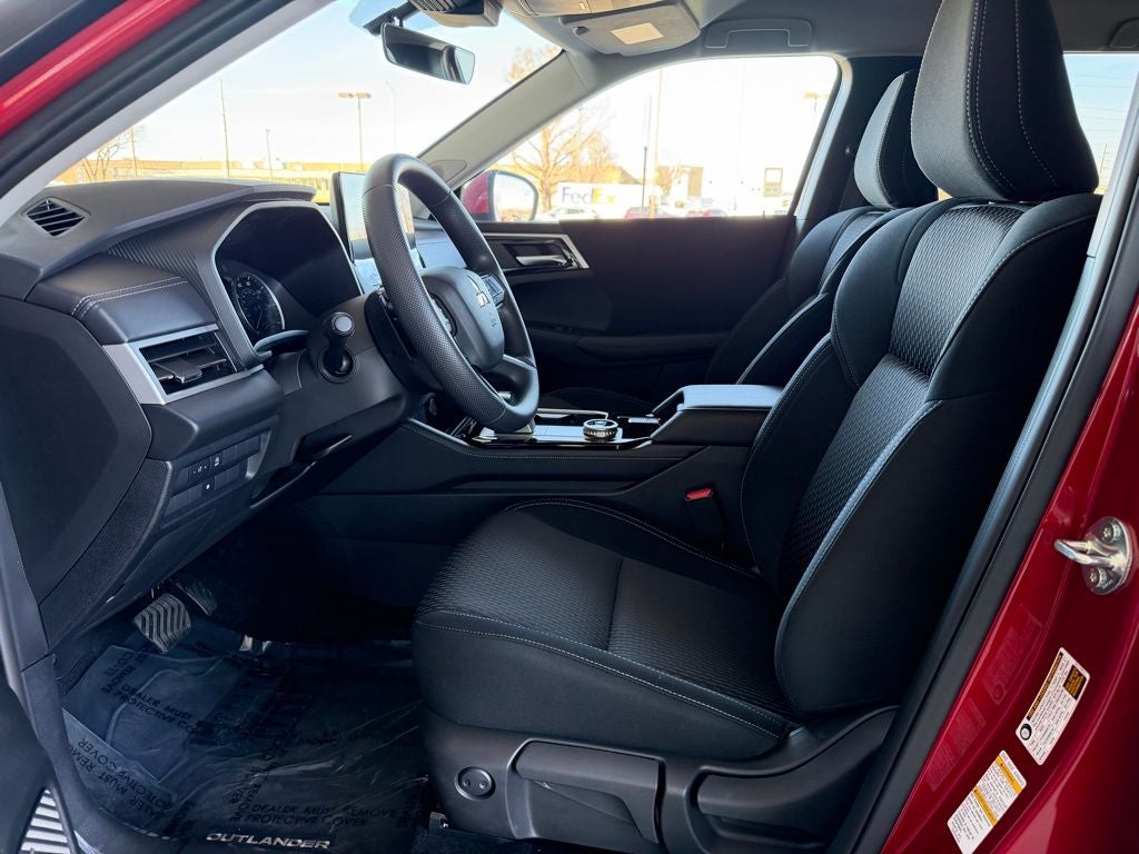 2026 Mitsubishi Outlander ES