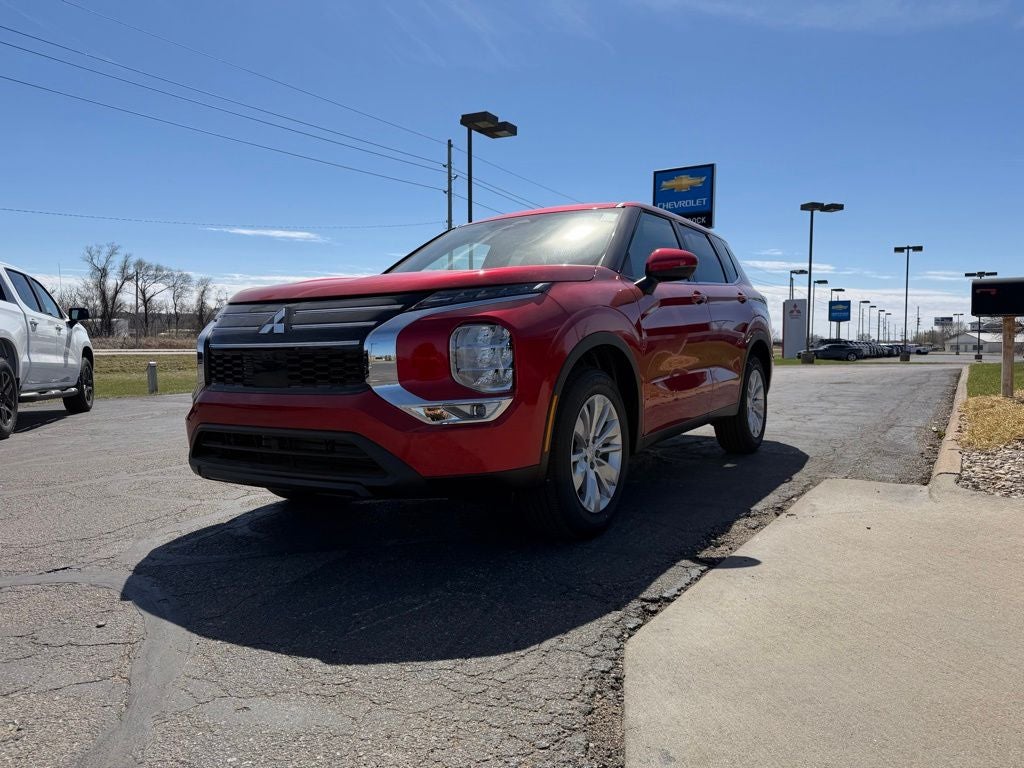 2026 Mitsubishi Outlander ES