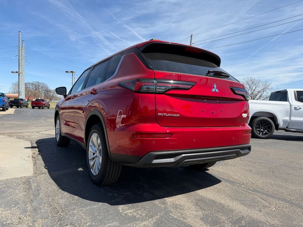 2026 Mitsubishi Outlander ES