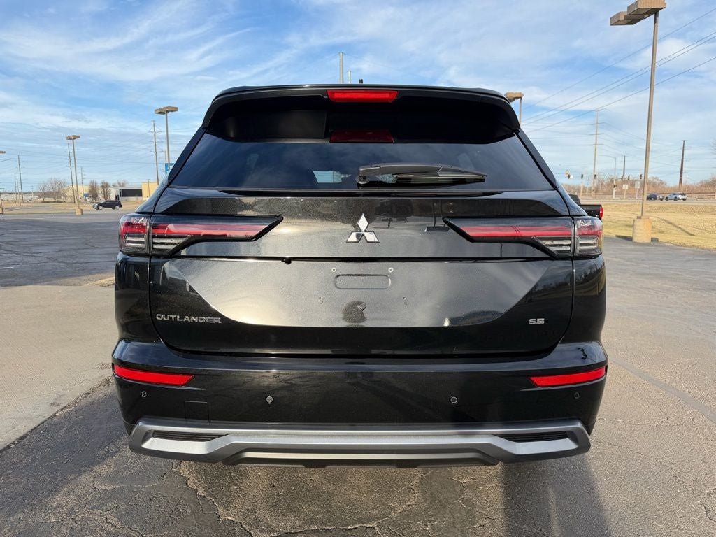 2026 Mitsubishi Outlander SE