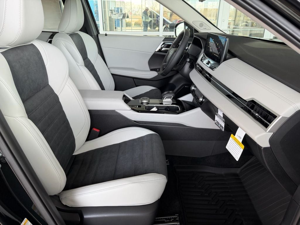 2026 Mitsubishi Outlander SE