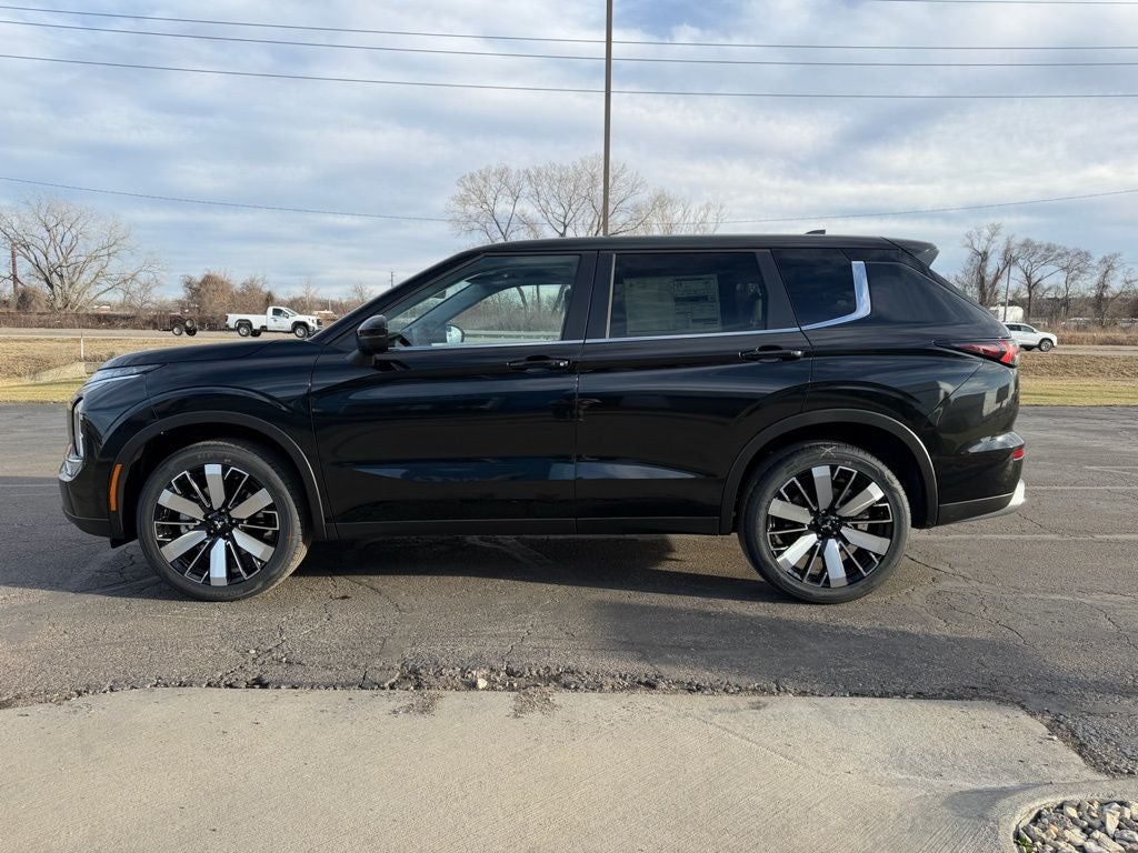 2026 Mitsubishi Outlander SE