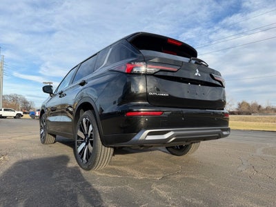 2026 Mitsubishi Outlander SE