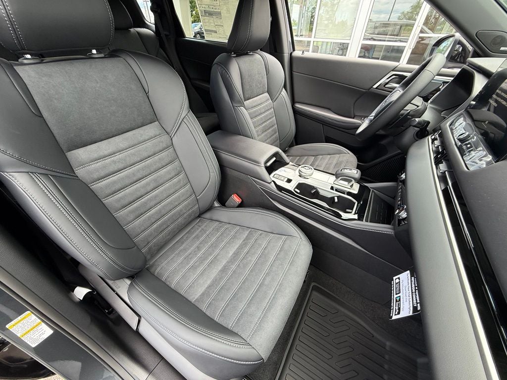 2026 Mitsubishi Outlander Base