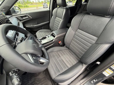 2026 Mitsubishi Outlander Base