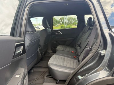 2026 Mitsubishi Outlander Base