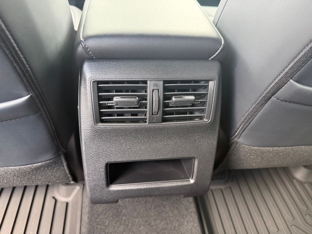 2026 Mitsubishi Outlander Base