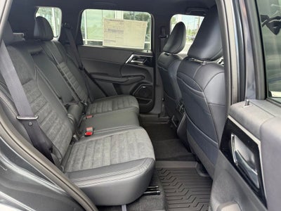 2026 Mitsubishi Outlander Base