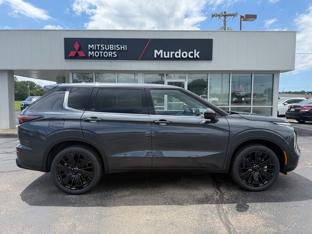 2026 Mitsubishi Outlander Base