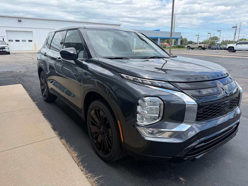 2026 Mitsubishi Outlander Base