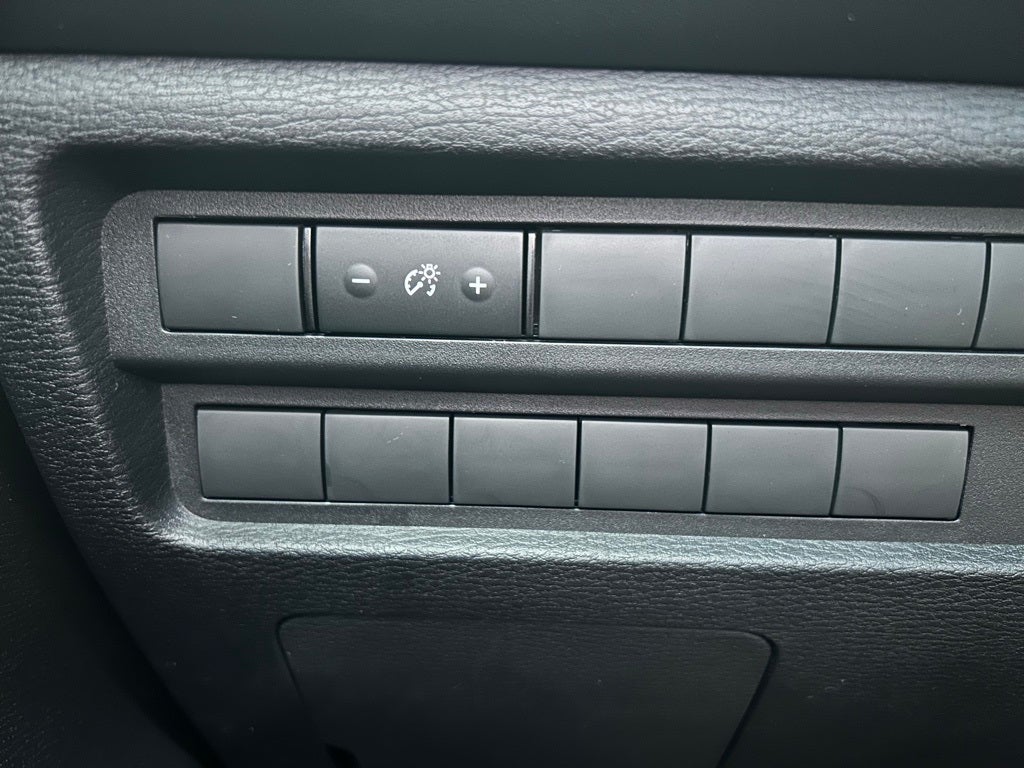 2025 Mitsubishi Outlander ES