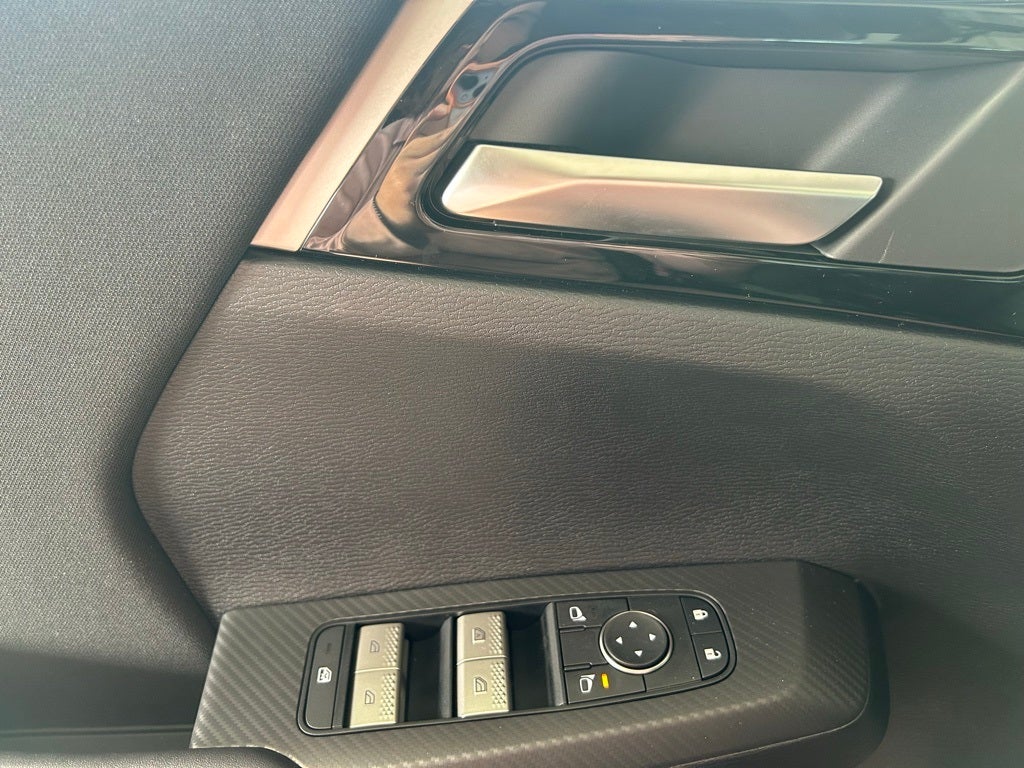 2025 Mitsubishi Outlander ES