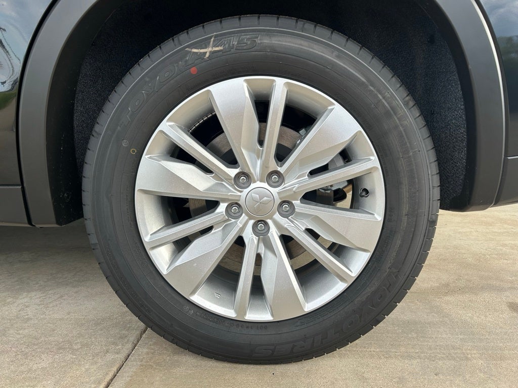 2025 Mitsubishi Outlander ES