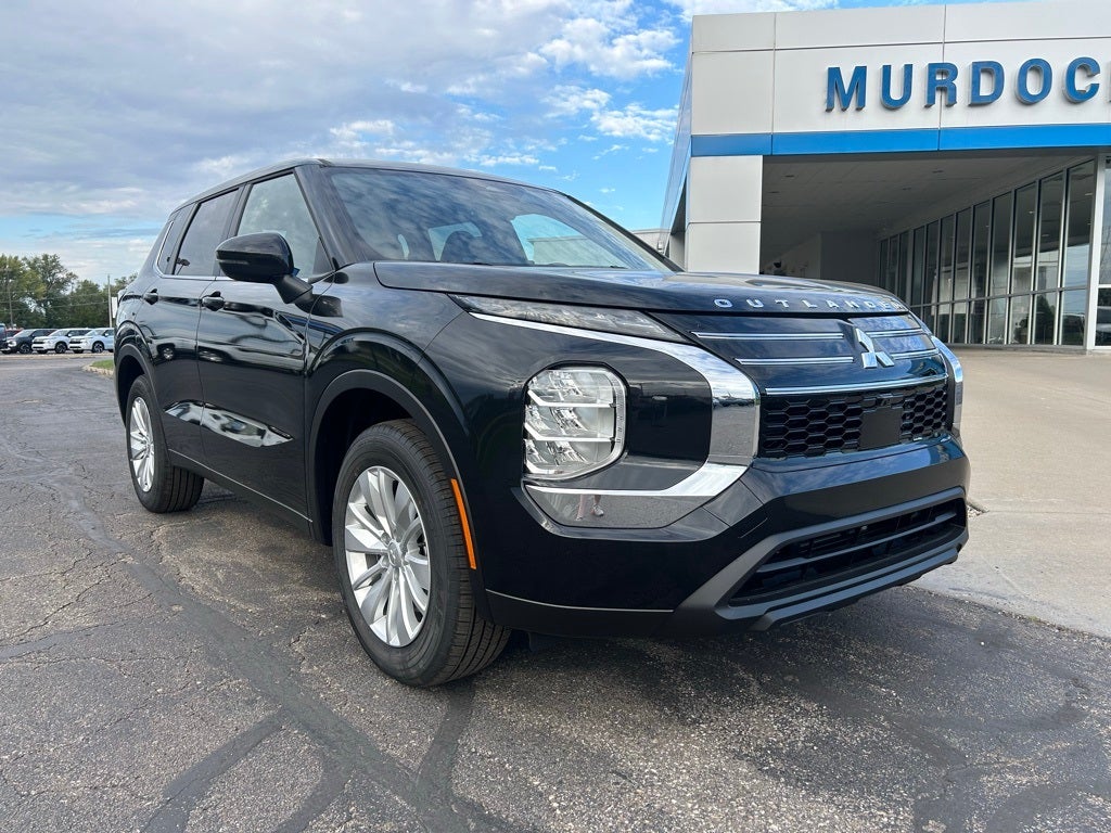 2025 Mitsubishi Outlander ES