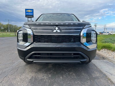 2025 Mitsubishi Outlander ES