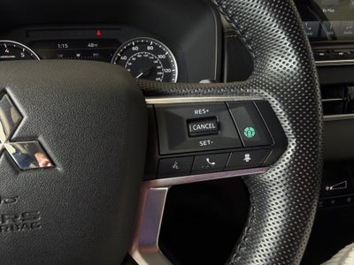 2022 Mitsubishi Outlander Base