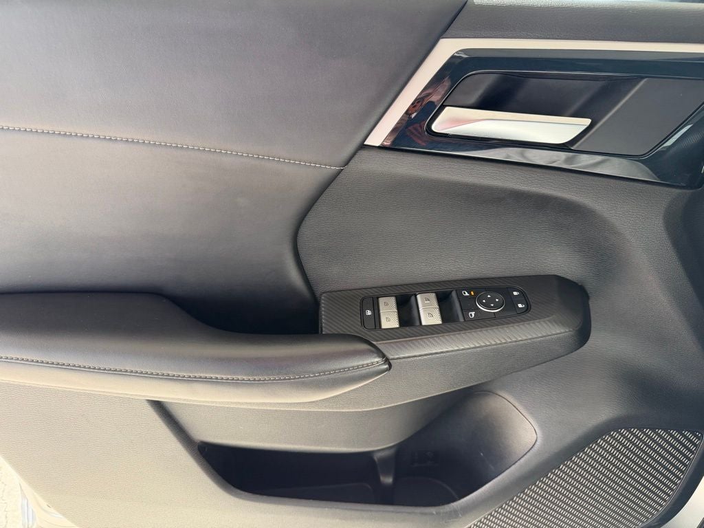 2022 Mitsubishi Outlander Base