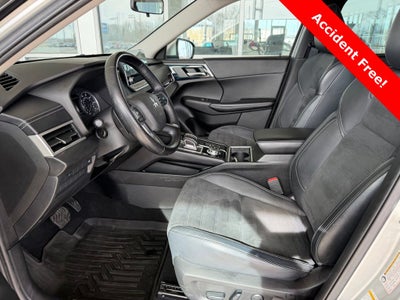 2022 Mitsubishi Outlander Base