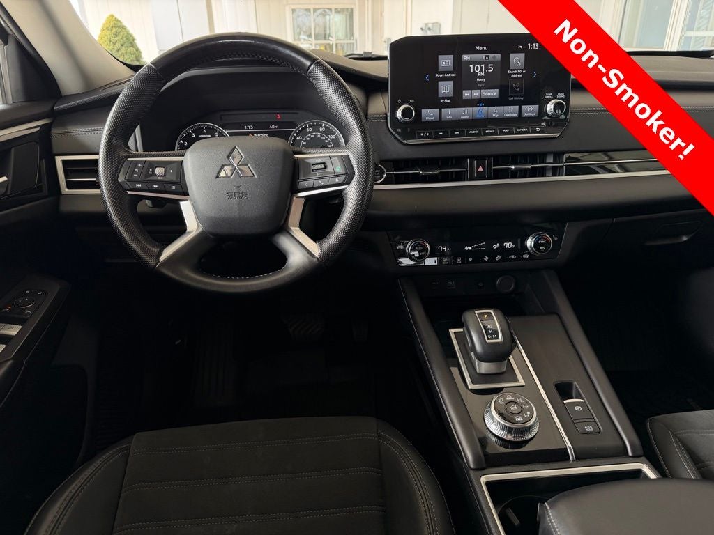 2022 Mitsubishi Outlander Base