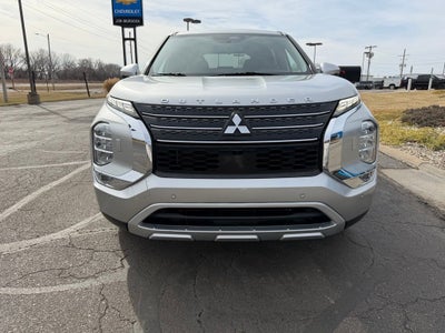 2022 Mitsubishi Outlander Base