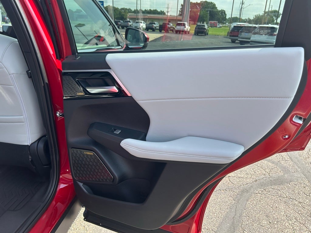 2025 Mitsubishi Outlander SE