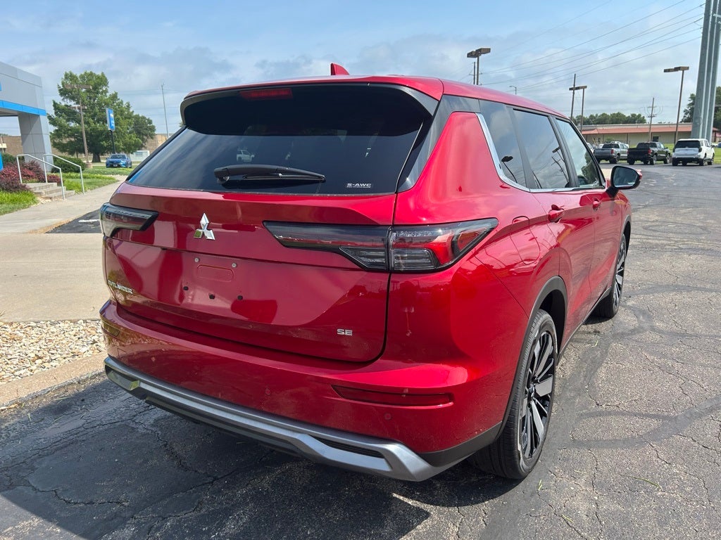 2025 Mitsubishi Outlander SE