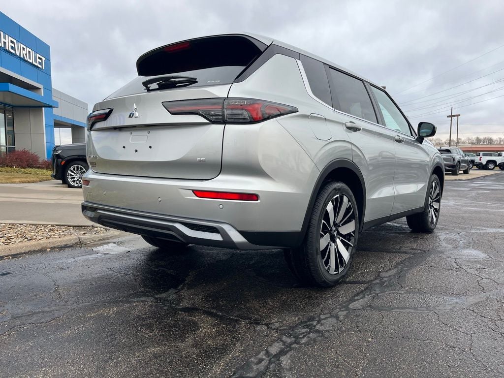 2026 Mitsubishi Outlander SE