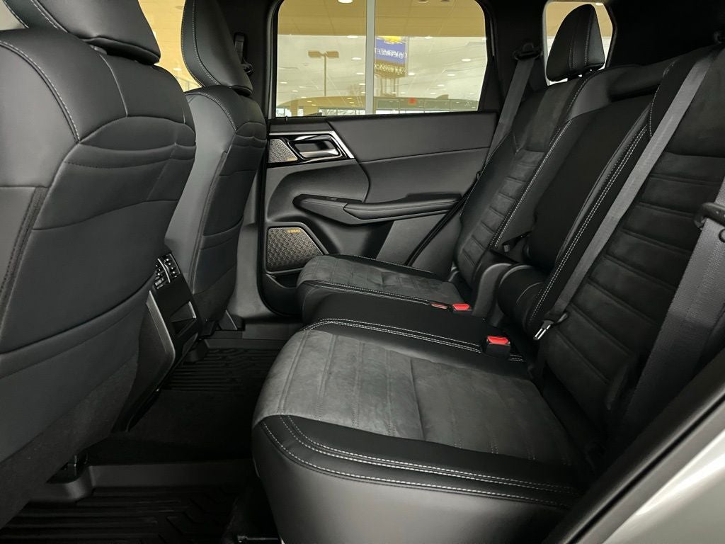 2026 Mitsubishi Outlander SE